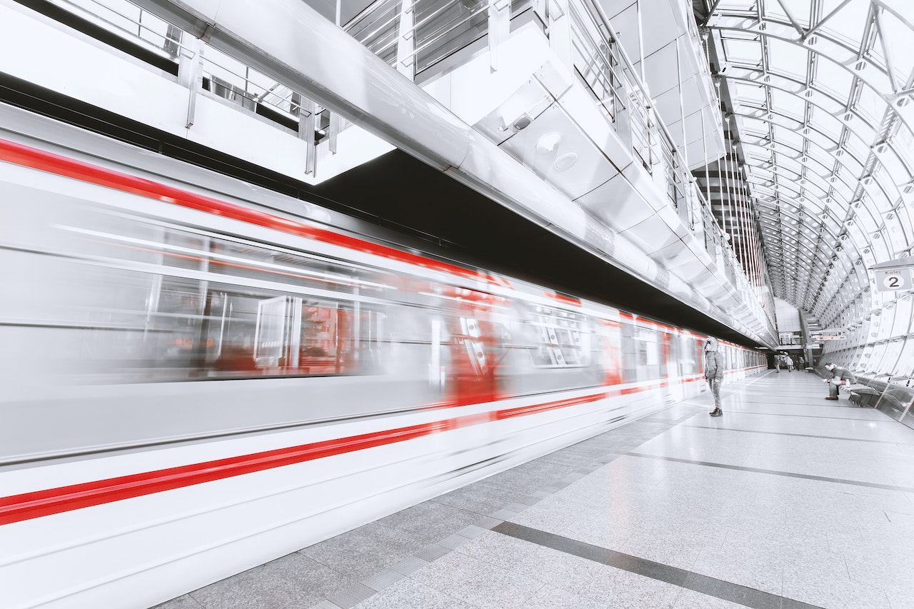 Imagen de tren de alta velocidad para ilustrar el sector ferroviario